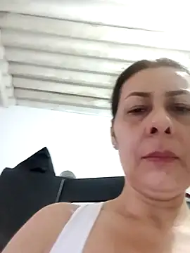 Mia-funny20 online show from 02/13/25, 07:52