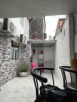 emma  cute   online show from 10/22/25, 11:21