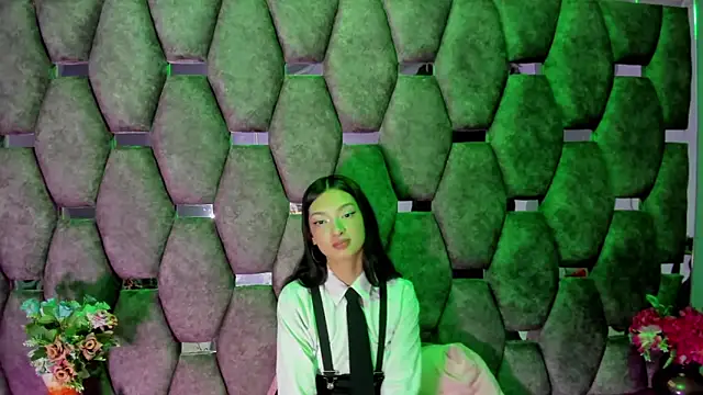 Snapshot of Aurora_18 chatting on 12/18/25, 02:45 Aurora 18 online show from 12/18/25, 02:45