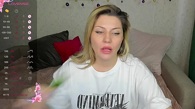 Snapshot of fucking_punishment chatting on 12/13/24, 08:09 fucking punishment online show from 12/13/24, 08:09