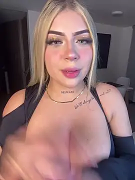 MiaWhitePink  online show from 02/07/26, 06:17