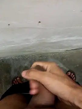 Snapshot of Sweety_2144 chatting on 03/02/25, 12:43 Sweety 2144 online show from 03/02/25, 12:43