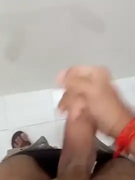 Snapshot of Sweety_2144 chatting on 10/12/25, 04:33 Sweety 2144 online show from 10/12/25, 04:33