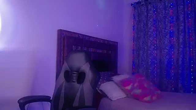 Snapshot of alejandrafitt chatting on 06/04/26, 03:45 alejandrafitt online show from 06/04/26, 03:45