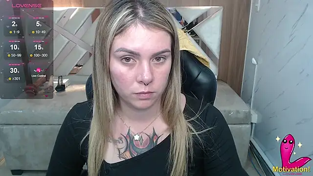 Snapshot of Paula_b_ chatting on 06/19/26, 12:53 Paula b online show from 06/19/26, 12:53