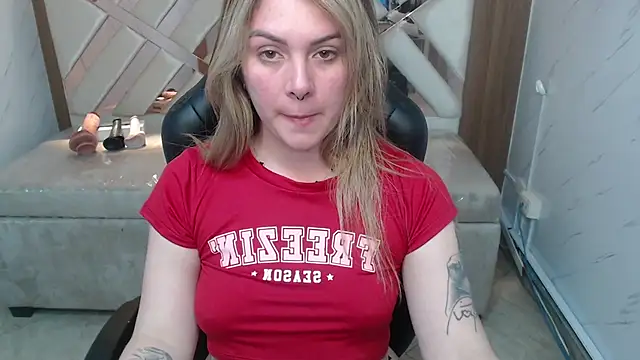 Snapshot of Paula_b_ chatting on 07/11/26, 12:52 Paula b online show from 07/11/26, 12:52
