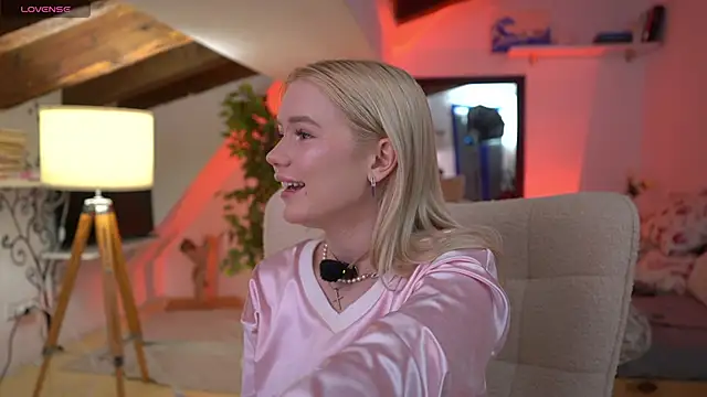 LexieLoree online show from 02/13/26, 04:08