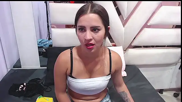 CooperEmma  online show from 02/26/26, 02:43