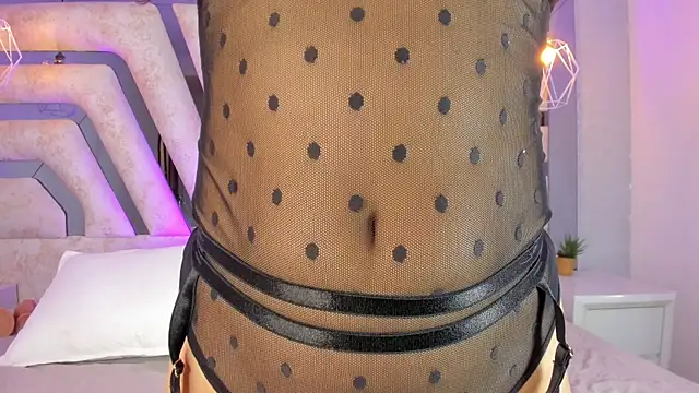 EmmilyCristal online show from 11/26/25, 08:10