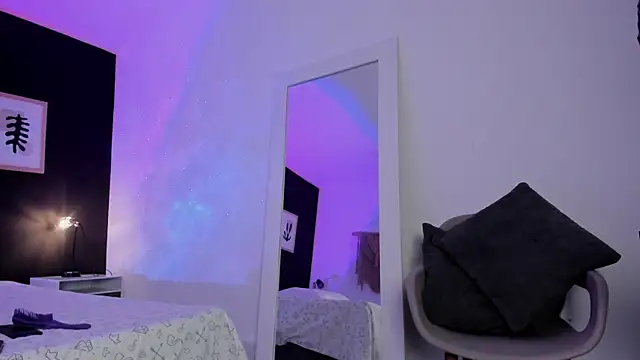 Snapshot of VioletPaket chatting on 02/06/25, 09:17 VioletPaket online show from 02/06/25, 09:17