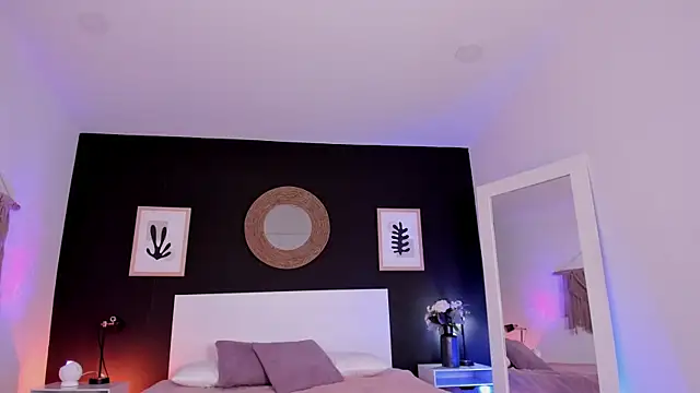 Snapshot of VioletPaket chatting on 09/09/25, 11:43 VioletPaket online show from 09/09/25, 11:43