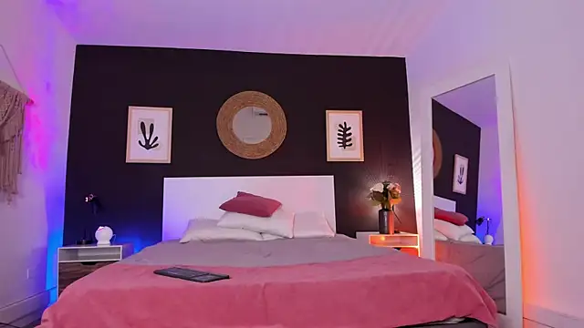 Snapshot of VioletPaket chatting on 09/20/25, 01:34 VioletPaket online show from 09/20/25, 01:34