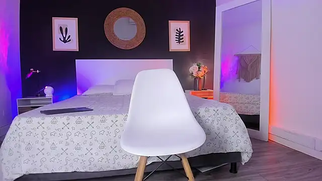 Snapshot of VioletPaket chatting on 11/09/25, 02:15 VioletPaket online show from 11/09/25, 02:15