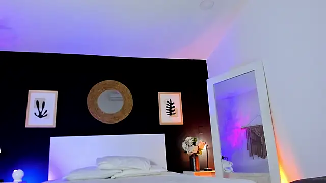 Snapshot of VioletPaket chatting on 12/05/25, 12:25 VioletPaket online show from 12/05/25, 12:25