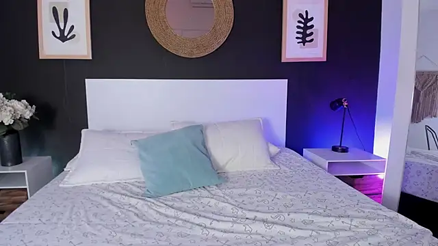 VioletPaket online show from 02/10/26, 11:25