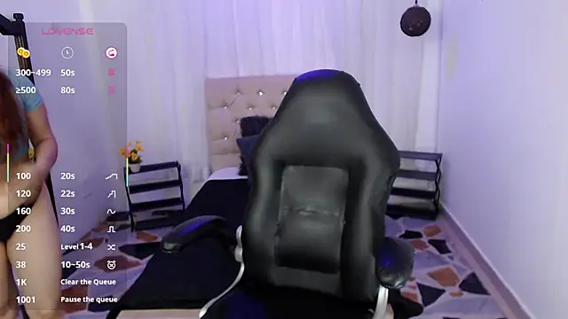 lilyponce  online show from 07/01/26, 09:47