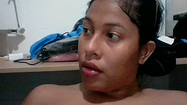 Kitra New online show from 02/18/26, 11:11