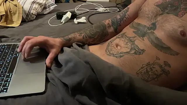 Snapshot of kameray12 chatting on 03/17/25, 06:11 kameray12 online show from 03/17/25, 06:11