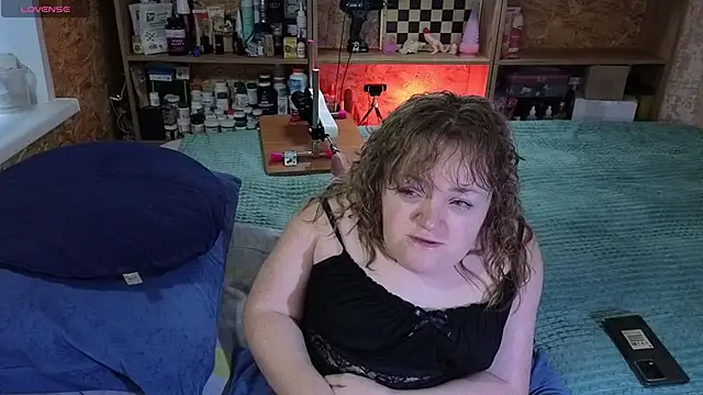 MiniNatalie online show from 11/08/25, 02:01