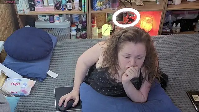 MiniNatalie online show from 03/25/26, 05:13