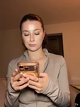 Mia-Minou online show from 03/03/26, 06:47