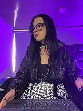 Snapshot of Isabella_21x chatting on 06/19/26, 12:42 Isabella 21x online show from 06/19/26, 12:42