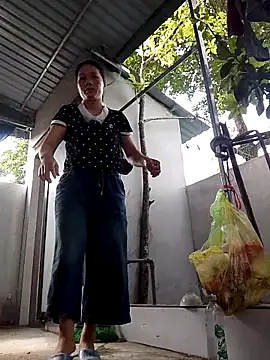 Aninyin22 online show from 05/05/26, 01:57