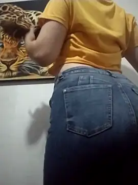 Snapshot of dulccemaria24 chatting on 11/16/25, 08:58 dulccemaria24 online show from 11/16/25, 08:58