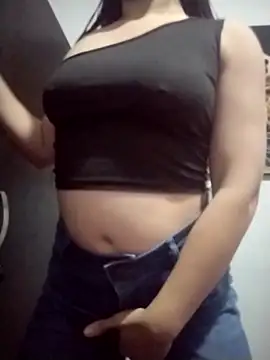 Snapshot of dulccemaria24 chatting on 11/29/25, 08:12 dulccemaria24 online show from 11/29/25, 08:12