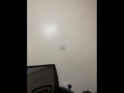 Snapshot of Dawi3 chatting on 11/30/25, 01:04 Dawi3 online show from 11/30/25, 01:04