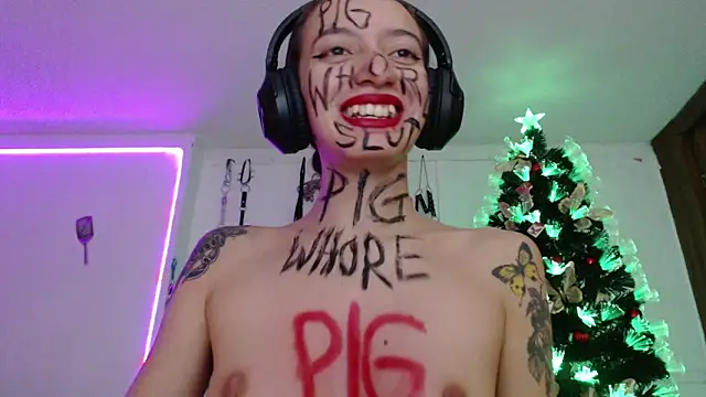 Snapshot of Eloise-brown chatting on 12/09/24, 11:56 Eloise-brown online show from 12/09/24, 11:56