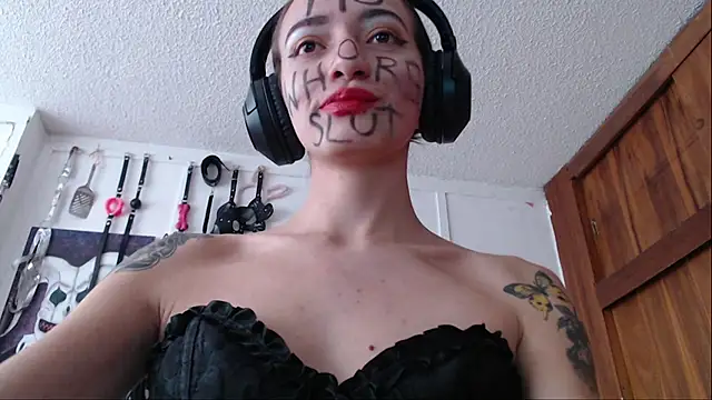 Snapshot of Eloise-brown chatting on 01/08/25, 09:55 Eloise-brown online show from 01/08/25, 09:55