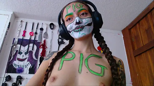 Snapshot of Eloise-brown chatting on 01/19/25, 07:37 Eloise-brown online show from 01/19/25, 07:37