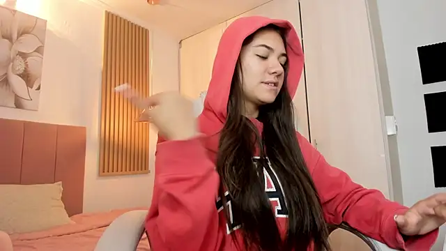 Snapshot of mia_nevaeh chatting on 01/06/25, 08:28 mia nevaeh online show from 01/06/25, 08:28