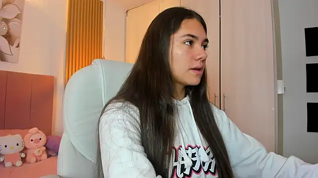 Snapshot of mia_nevaeh chatting on 01/07/25, 08:21 mia nevaeh online show from 01/07/25, 08:21