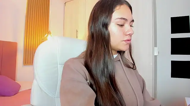 Snapshot of mia_nevaeh chatting on 01/14/25, 09:20 mia nevaeh online show from 01/14/25, 09:20