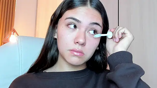 Snapshot of mia_nevaeh chatting on 01/28/25, 09:50 mia nevaeh online show from 01/28/25, 09:50