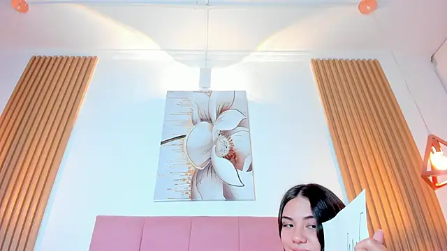 Snapshot of mia_nevaeh chatting on 02/05/25, 12:10 mia nevaeh online show from 02/05/25, 12:10