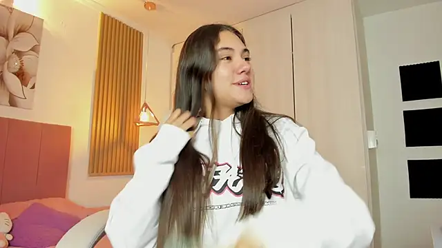 Snapshot of mia_nevaeh chatting on 02/27/25, 09:04 mia nevaeh online show from 02/27/25, 09:04