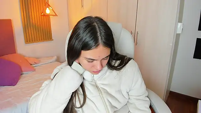 Snapshot of mia_nevaeh chatting on 03/12/25, 12:20 mia nevaeh online show from 03/12/25, 12:20