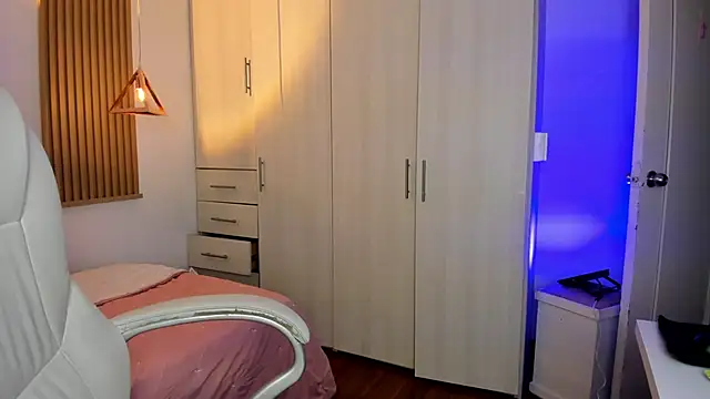 mia nevaeh online show from 12/19/25, 09:22