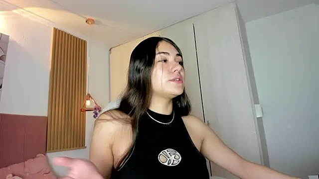 mia nevaeh online show from 05/19/26, 03:29