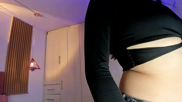 mia nevaeh online show from 07/13/26, 07:16