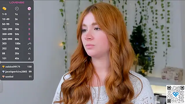 Snapshot of Freckle_Diyana chatting on 01/11/25, 12:44 Freckle Diyana online show from 01/11/25, 12:44