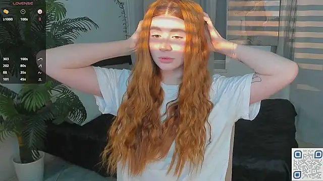 Snapshot of Freckle_Diyana chatting on 02/23/25, 10:42 Freckle Diyana online show from 02/23/25, 10:42