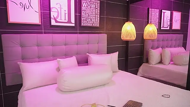 Bella TS  online show from 03/13/25, 10:10