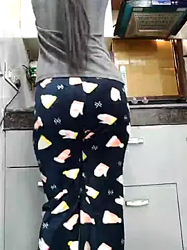 Manpreet kaur21 online show from 12/11/24, 06:36