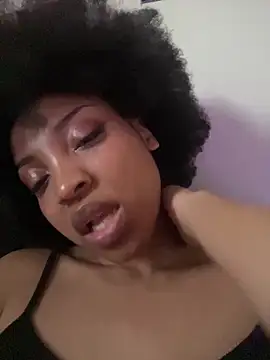 Snapshot of KimiAqua chatting on 03/05/25, 11:05 KimiAqua online show from 03/05/25, 11:05