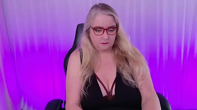 KatDSinclair online show from 02/07/25, 02:15