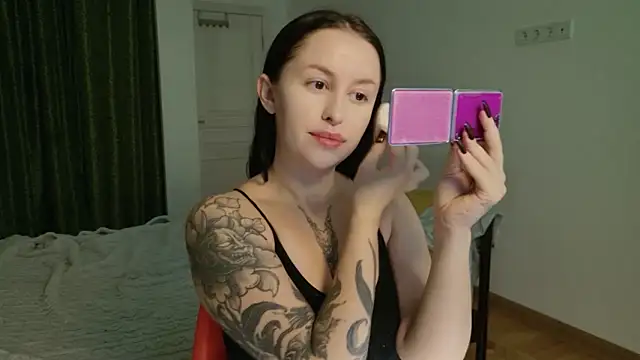 VioletCatt online show from 11/14/25, 06:45